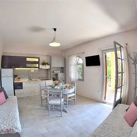 Aciano Apartment Sozopoli